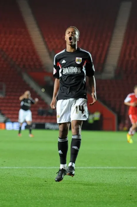 Framed Print : Bristol City's Jordan Wynter Reacts to Missed Opportunity Against Southampton in Capital One Cup