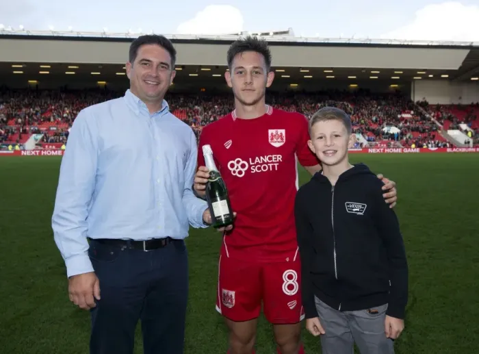 Framed Print : Bristol City's Josh Brownhill Named Man of the Match in Sky Bet Championship Clash Against Nottingham Forest Framed Print : Bristol City's Josh Brownhill Named Man of the Match in Sky Bet Championship Clash Against Nottingham Forest