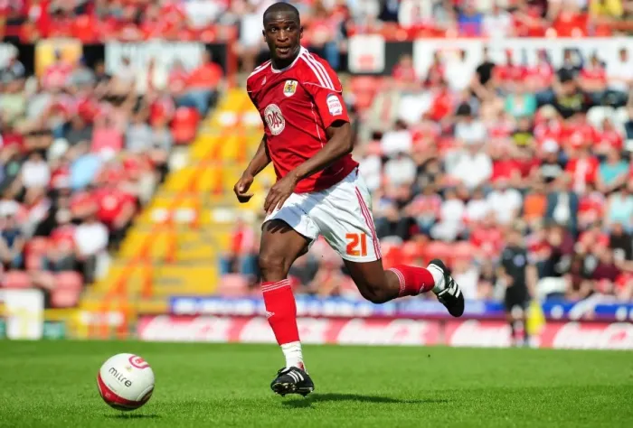 Framed Print : Bristol City's Kalifa Cisse in Action: Championship Clash with Ipswich Town (April 16, 2011)