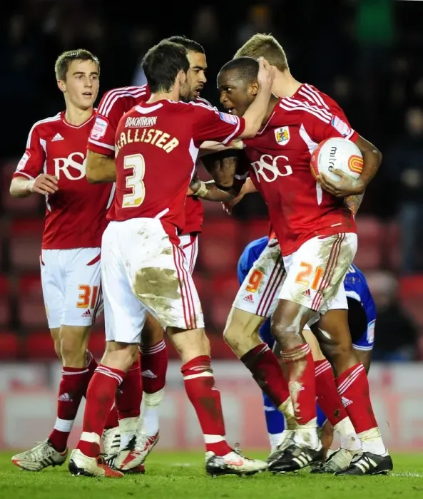 Framed Print : Bristol City's Kalifa Cisse Leads Euphoric Celebration After Scoring the Winning Goal Against Leicester City (2012)