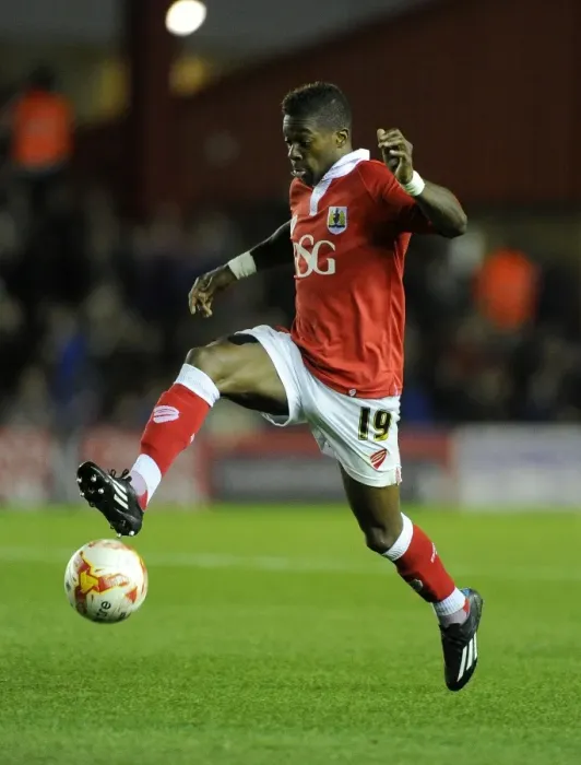 Framed Print : Bristol City's Kieran Agard in Action Against Bradford City, October 2014 Framed Print : Bristol City's Kieran Agard in Action Against Bradford City, October 2014