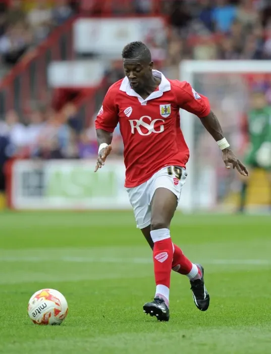 Framed Print : Bristol City's Kieran Agard in Action during Sky Bet League One Match against MK Dons (September 2014) Framed Print : Bristol City's Kieran Agard in Action during Sky Bet League One Match against MK Dons (September 2014)