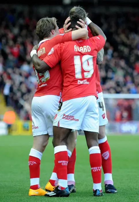 Framed Print : Bristol City's Kieran Agard Scores Thriller Against Oldham Athletic (Nov 1, 2014) Framed Print : Bristol City's Kieran Agard Scores Thriller Against Oldham Athletic (Nov 1, 2014)