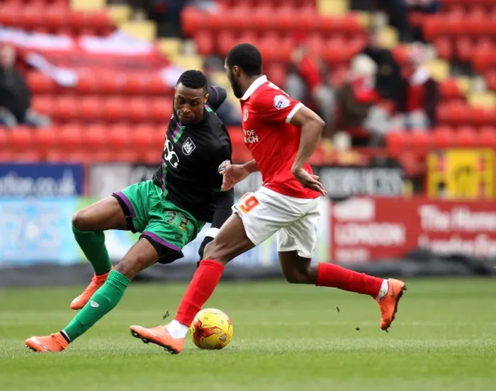 Framed Print : Bristol City's Kodjia Outmaneuvers Charlton's Bergdich in Sky Bet Championship Clash