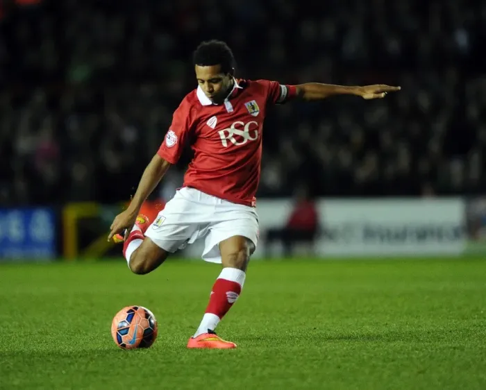Framed Print : Bristol City's Korey Smith Fires from Distance in FA Cup Third Round Replay Against Doncaster Rovers Framed Print : Bristol City's Korey Smith Fires from Distance in FA Cup Third Round Replay Against Doncaster Rovers