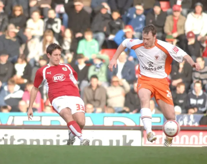 Framed Print : Bristol City's Lee Johnson in Action Against Blackpool Framed Print : Bristol City's Lee Johnson in Action Against Blackpool