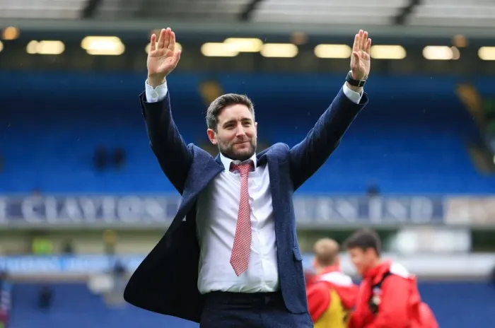 Framed Print : Bristol City's Lee Johnson Celebrates Championship Promotion at Full-Time vs. Blackburn Rovers (23 / 04 / 2016)
