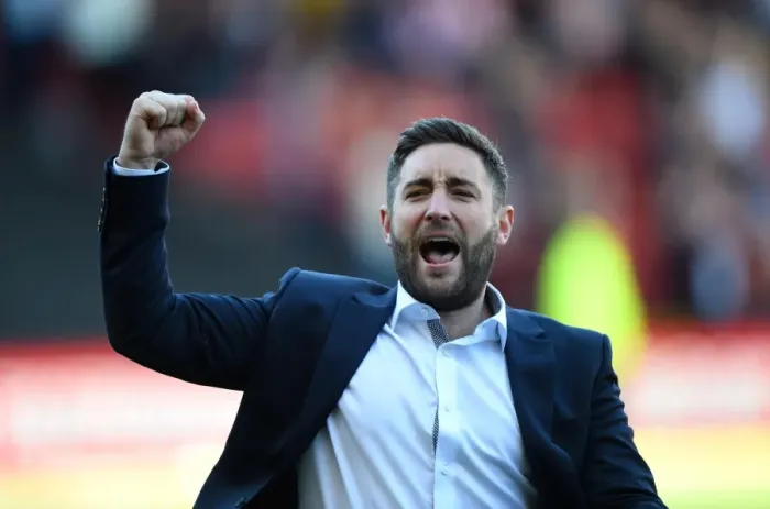 Framed Print : Bristol City's Lee Johnson Celebrates Promotion-Clinching Victory Over Barnsley Framed Print : Bristol City's Lee Johnson Celebrates Promotion-Clinching Victory Over Barnsley