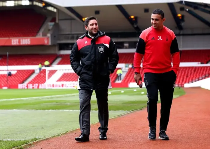 Framed Print : Bristol City's Lee Johnson at The City Ground during Sky Bet Championship Match Framed Print : Bristol City's Lee Johnson at The City Ground during Sky Bet Championship Match