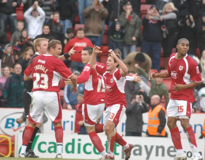 Framed Print : Bristol City's Lee Johnson, Lee Trundle, and Marvin Elliott Celebrate Victory Over Colchester United