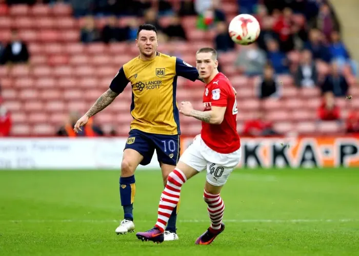 Framed Print : Bristol City's Lee Tomlin in Action against Barnsley at Oakwell Stadium, 2016 Framed Print : Bristol City's Lee Tomlin in Action against Barnsley at Oakwell Stadium, 2016