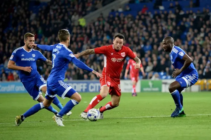 Framed Print : Bristol City's Lee Tomlin in Action Against Cardiff City, October 14, 2016 Framed Print : Bristol City's Lee Tomlin in Action Against Cardiff City, October 14, 2016