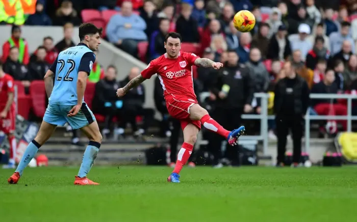 Framed Print : Bristol City's Lee Tomlin in Action Against Rotherham United, Sky Bet Championship 2017 Framed Print : Bristol City's Lee Tomlin in Action Against Rotherham United, Sky Bet Championship 2017