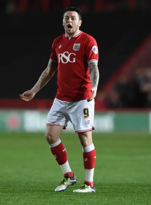 Framed Print : Bristol City's Lee Tomlin in Action during Sky Bet Championship Match against Rotherham United