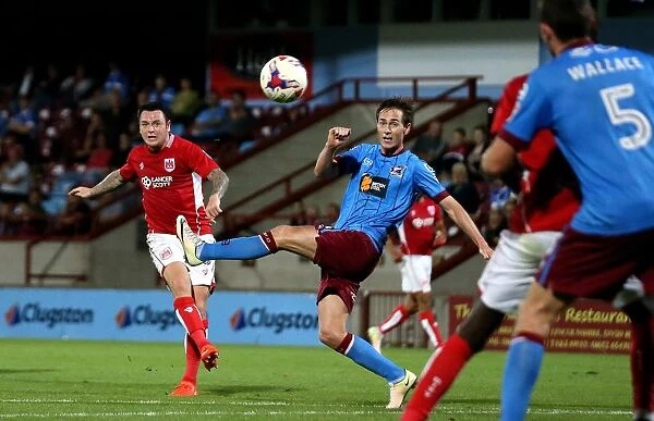 Bristol City's Lee Tomlin Aims for the Net Against Scunthorpe United, EFL Cup 2016