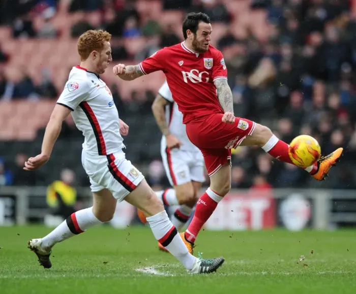 Framed Print : Bristol City's Lee Tomlin Aims for the Net in Sky Bet Championship Clash vs Milton Keynes Dons Framed Print : Bristol City's Lee Tomlin Aims for the Net in Sky Bet Championship Clash vs Milton Keynes Dons