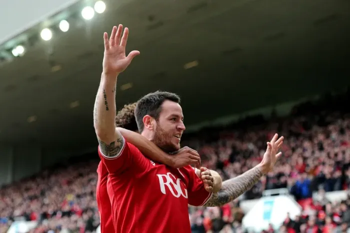 Framed Print : Bristol City's Lee Tomlin Celebrates Goal Against Sheffield Wednesday in Sky Bet Championship (09 / 04 / 2016)