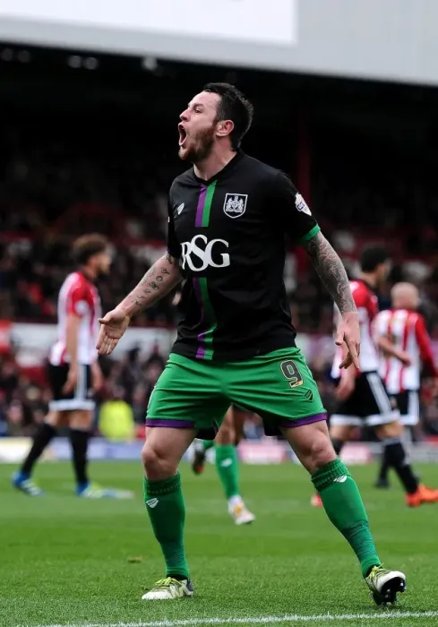 Framed Print : Bristol City's Lee Tomlin Celebrates Thrilling Goal Against Brentford in Sky Bet Championship Framed Print : Bristol City's Lee Tomlin Celebrates Thrilling Goal Against Brentford in Sky Bet Championship