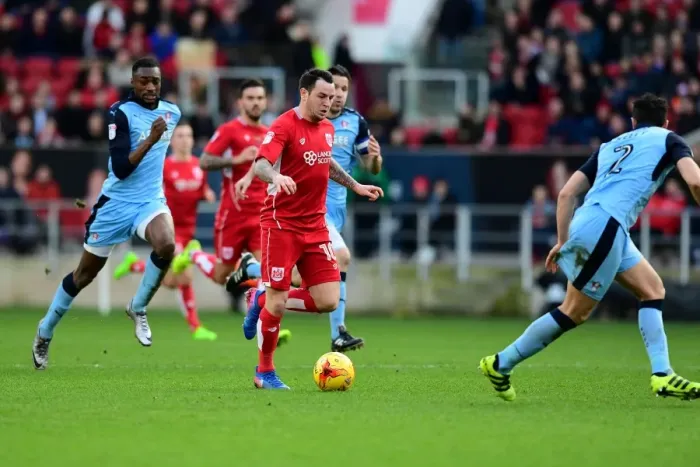 Framed Print : Bristol City's Lee Tomlin Charges Forward in Sky Bet Championship Clash Against Rotherham United Framed Print : Bristol City's Lee Tomlin Charges Forward in Sky Bet Championship Clash Against Rotherham United