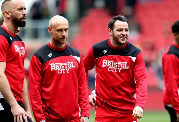 Framed Print : Bristol City's Lee Tomlin, David Cotterill, and Aaron Wilbraham in Action Against Queens Park Rangers, Sky Bet Championship, 2017