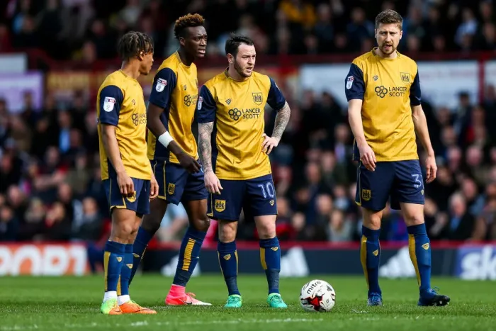 Framed Print : Bristol City's Lee Tomlin Readies for Free Kick against Brentford, Sky Bet EFL Championship Framed Print : Bristol City's Lee Tomlin Readies for Free Kick against Brentford, Sky Bet EFL Championship