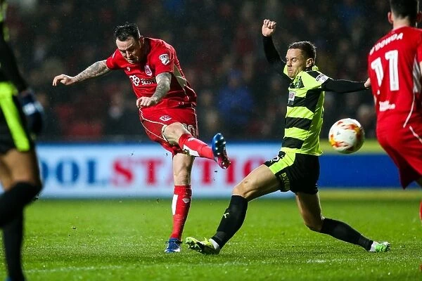 Bristol City's Lee Tomlin Scores Against Huddersfield Town, Sky Bet EFL Championship, Ashton Gate