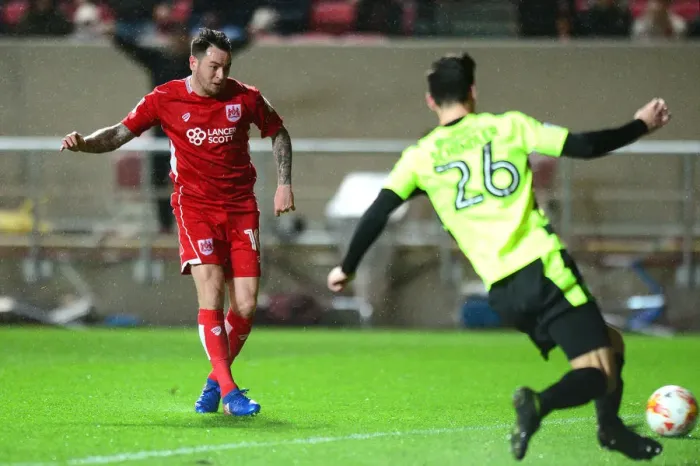 Framed Print : Bristol City's Lee Tomlin Scores Opening Goal Against Huddersfield Town, Sky Bet Championship 2017 Framed Print : Bristol City's Lee Tomlin Scores Opening Goal Against Huddersfield Town, Sky Bet Championship 2017