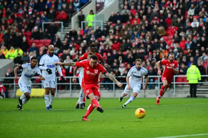Framed Print : Bristol City's Lee Tomlin Scores Penalty Against Ipswich Town (03 / 12 / 2016, Sky Bet Championship, Ashton Gate)