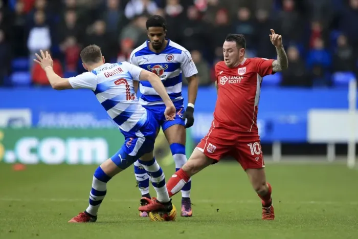 Framed Print : Bristol City's Lee Tomlin Tackles Chris Gunter of Reading - Sky Bet Championship Clash at Madejski Stadium (November 2016)