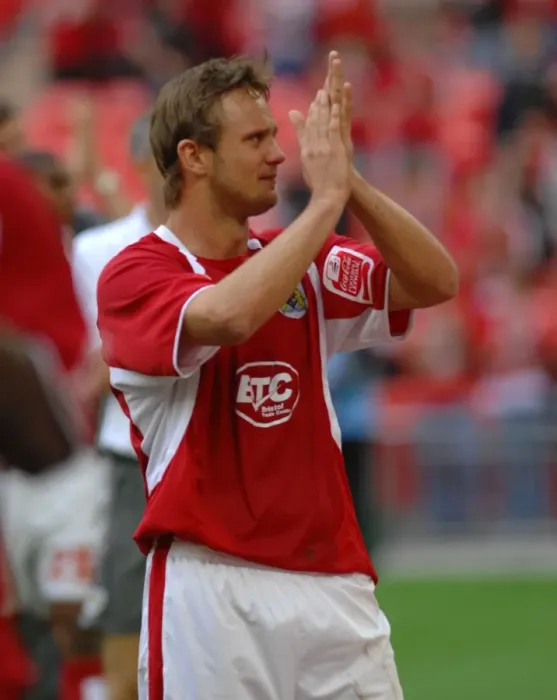 Framed Print : Bristol City's Lee Trundle: Celebrating Promotion in the Play-Off Final Framed Print : Bristol City's Lee Trundle: Celebrating Promotion in the Play-Off Final