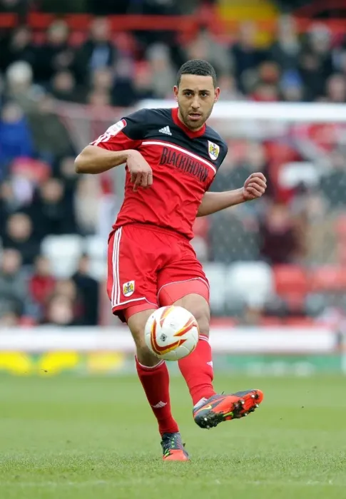 Framed Print : Bristol City's Lewin Nyatanga in Action during Bristol City vs Barnsley, Npower Championship (February 23, 2013) - Ashton Gate Framed Print : Bristol City's Lewin Nyatanga in Action during Bristol City vs Barnsley, Npower Championship (February 23, 2013) - Ashton Gate