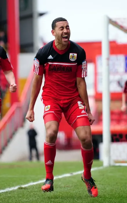 Framed Print : Bristol City's Lewin Nyatanga Scores Dramatic Winning Goal Against Barnsley Framed Print : Bristol City's Lewin Nyatanga Scores Dramatic Winning Goal Against Barnsley