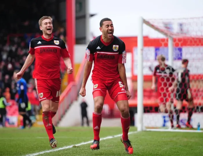 Framed Print : Bristol City's Lewin Nyatanga Scores Game-Winning Goal vs. Barnsley in Npower Championship (February 2013) Framed Print : Bristol City's Lewin Nyatanga Scores Game-Winning Goal vs. Barnsley in Npower Championship (February 2013)