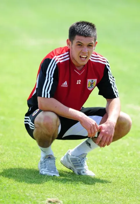 Framed Print : Bristol City's Lewis Carey: Unwavering Focus in Pre-season Training Framed Print : Bristol City's Lewis Carey: Unwavering Focus in Pre-season Training
