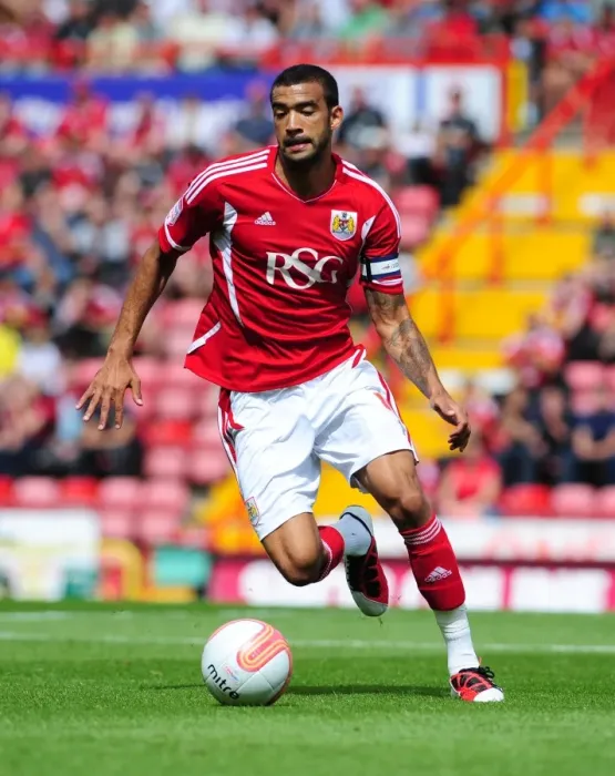 Framed Print : Bristol City's Liam Fontaine in Action at Ashton Gate Stadium: Championship Clash Against Ipswich Town (2011)