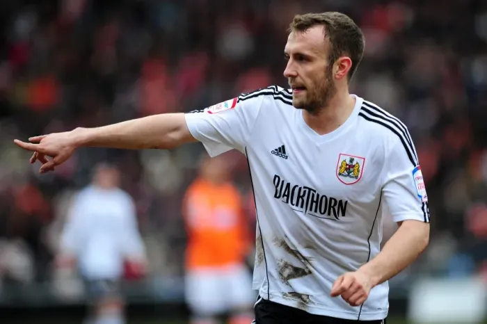 Framed Print : Bristol City's Liam Kelly in Action Against Blackpool, Npower Championship (02.03.2013)