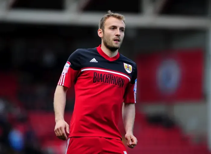 Framed Print : Bristol City's Liam Kelly in Action against Huddersfield Town, Npower Championship 2013