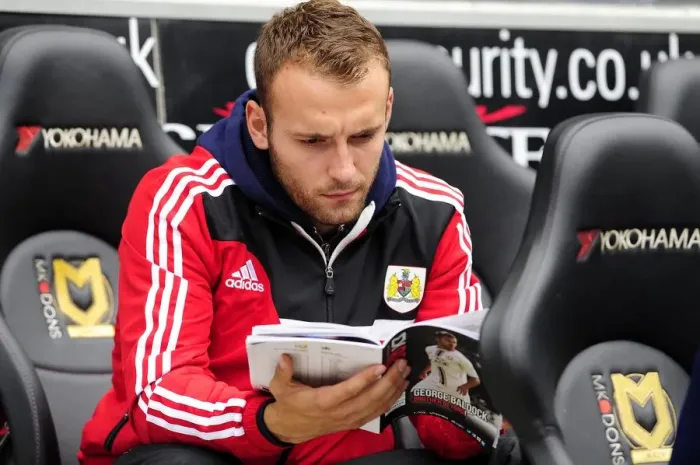 Framed Print : Bristol City's Liam Kelly at Milton Keynes Dons vs. Bristol City, Sky Bet League One, August 24, 2013
