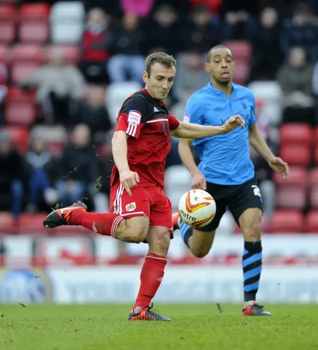 Framed Print : Bristol City's Liam Kelly Squanders Goal Opportunity vs Nottingham Forest in Championship Clash at Ashton Gate Framed Print : Bristol City's Liam Kelly Squanders Goal Opportunity vs Nottingham Forest in Championship Clash at Ashton Gate