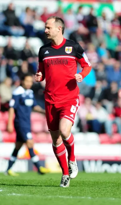 Framed Print : Bristol City's Louis Carey in Action against Huddersfield Town, Npower Championship 2013 (Bristol City vs. Huddersfield) Framed Print : Bristol City's Louis Carey in Action against Huddersfield Town, Npower Championship 2013 (Bristol City vs. Huddersfield)
