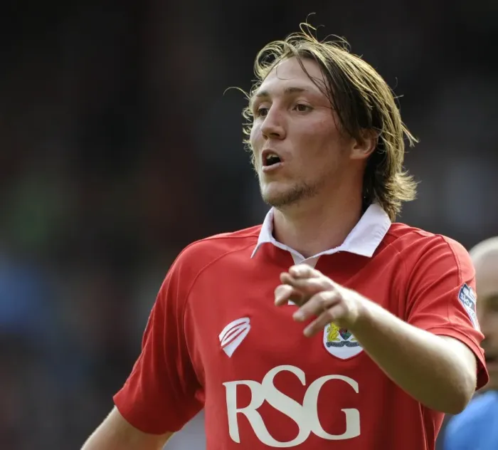 Framed Print : Bristol City's Luke Ayling in Action during Bristol City vs Doncaster Rovers (Sky Bet League One, September 13, 2014)