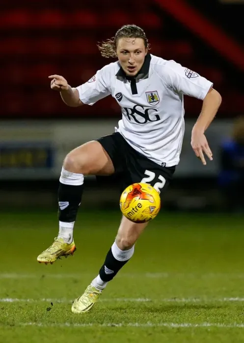 Framed Print : Bristol City's Luke Ayling in Action against Crewe Alexandra, 2014 Framed Print : Bristol City's Luke Ayling in Action against Crewe Alexandra, 2014