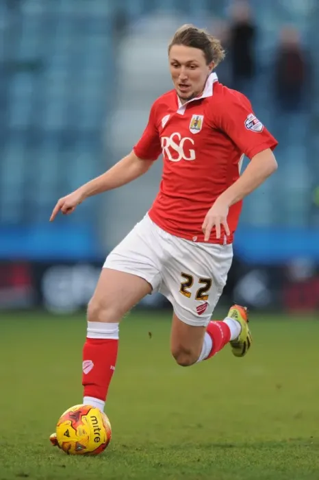 Framed Print : Bristol City's Luke Ayling in Action during Gillingham Clash, Sky Bet League One (December 2014)