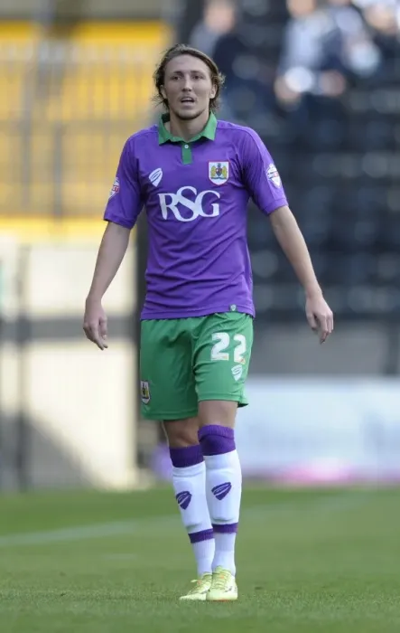 Framed Print : Bristol City's Luke Ayling in Action Against Notts County, Sky Bet League One, 2014 Framed Print : Bristol City's Luke Ayling in Action Against Notts County, Sky Bet League One, 2014