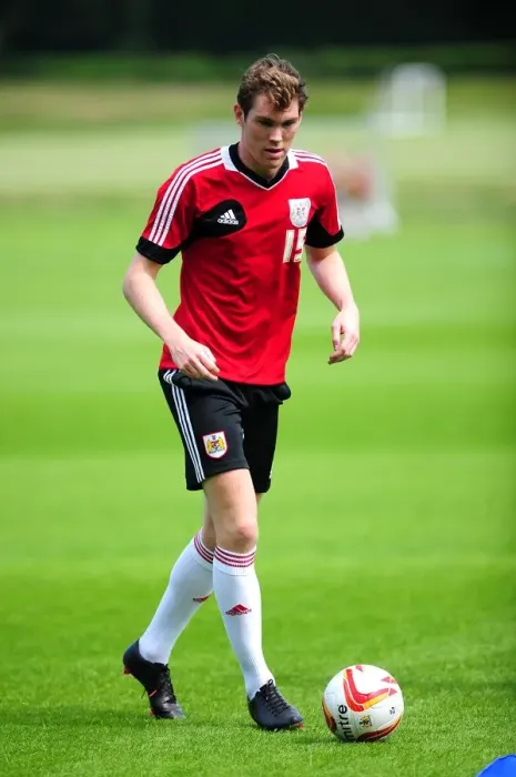 Framed Print : Bristol City's Luke Dobbie in Pre-Season Training (June 2013) Framed Print : Bristol City's Luke Dobbie in Pre-Season Training (June 2013)