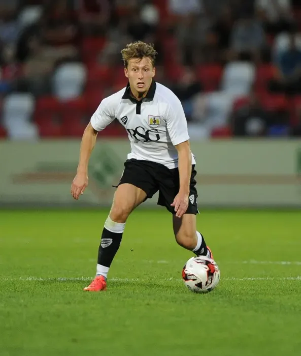 Framed Print : Bristol City's Luke Freeman in Action Against Cheltenham Town (2014) Framed Print : Bristol City's Luke Freeman in Action Against Cheltenham Town (2014)
