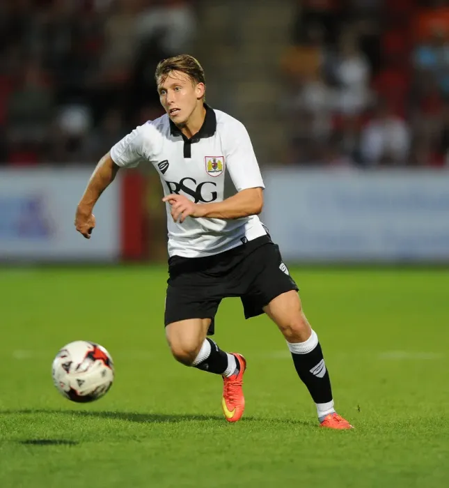 Framed Print : Bristol City's Luke Freeman in Action Against Cheltenham Town (2014) Framed Print : Bristol City's Luke Freeman in Action Against Cheltenham Town (2014)