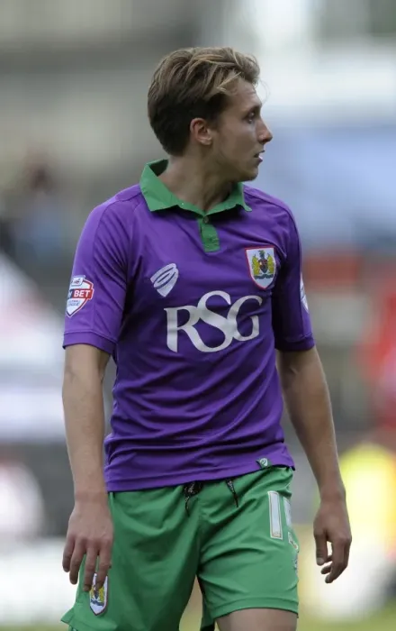 Framed Print : Bristol City's Luke Freeman in Action during Sky Bet League One Match against Notts County (2014) Framed Print : Bristol City's Luke Freeman in Action during Sky Bet League One Match against Notts County (2014)