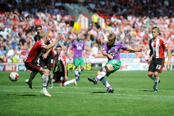 Framed Print : Bristol City's Luke Freeman Aims for Glory: Sheffield United vs. Bristol City, Sky Bet League One Opening Game (09-08-2014) Framed Print : Bristol City's Luke Freeman Aims for Glory: Sheffield United vs. Bristol City, Sky Bet League One Opening Game (09-08-2014)