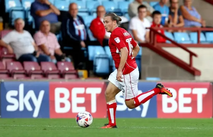 Framed Print : Bristol City's Luke Freeman Charges Forward in EFL Cup Clash Against Scunthorpe United